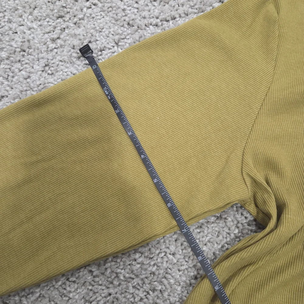 Snug Long-Sleeve Crew-Neck T-Shirt - Picture 8 of 11